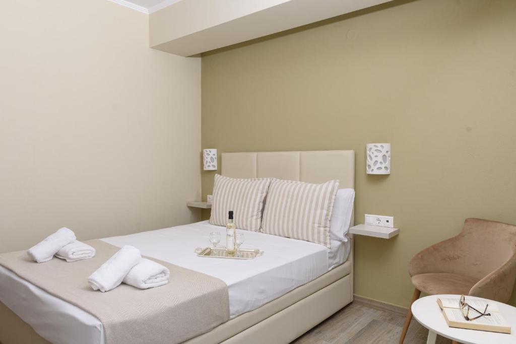 AMMOS BEACH SEASIDE LUXURY SUITES