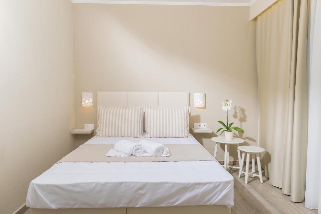 AMMOS BEACH SEASIDE LUXURY SUITES