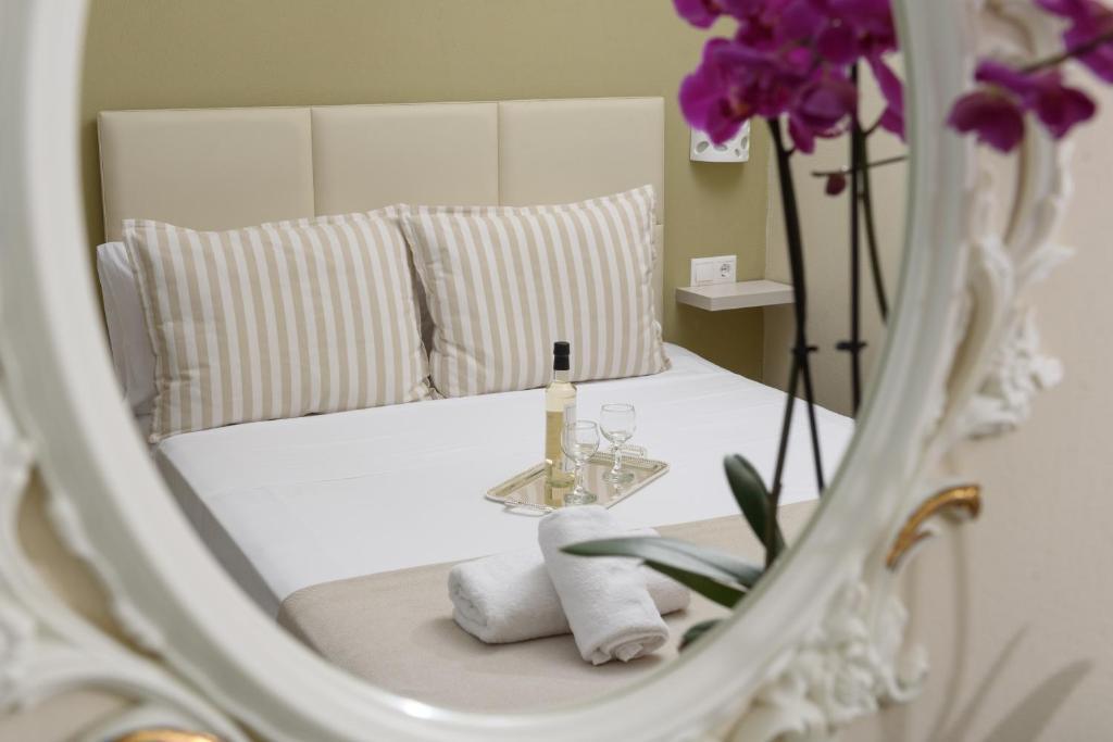 AMMOS BEACH SEASIDE LUXURY SUITES