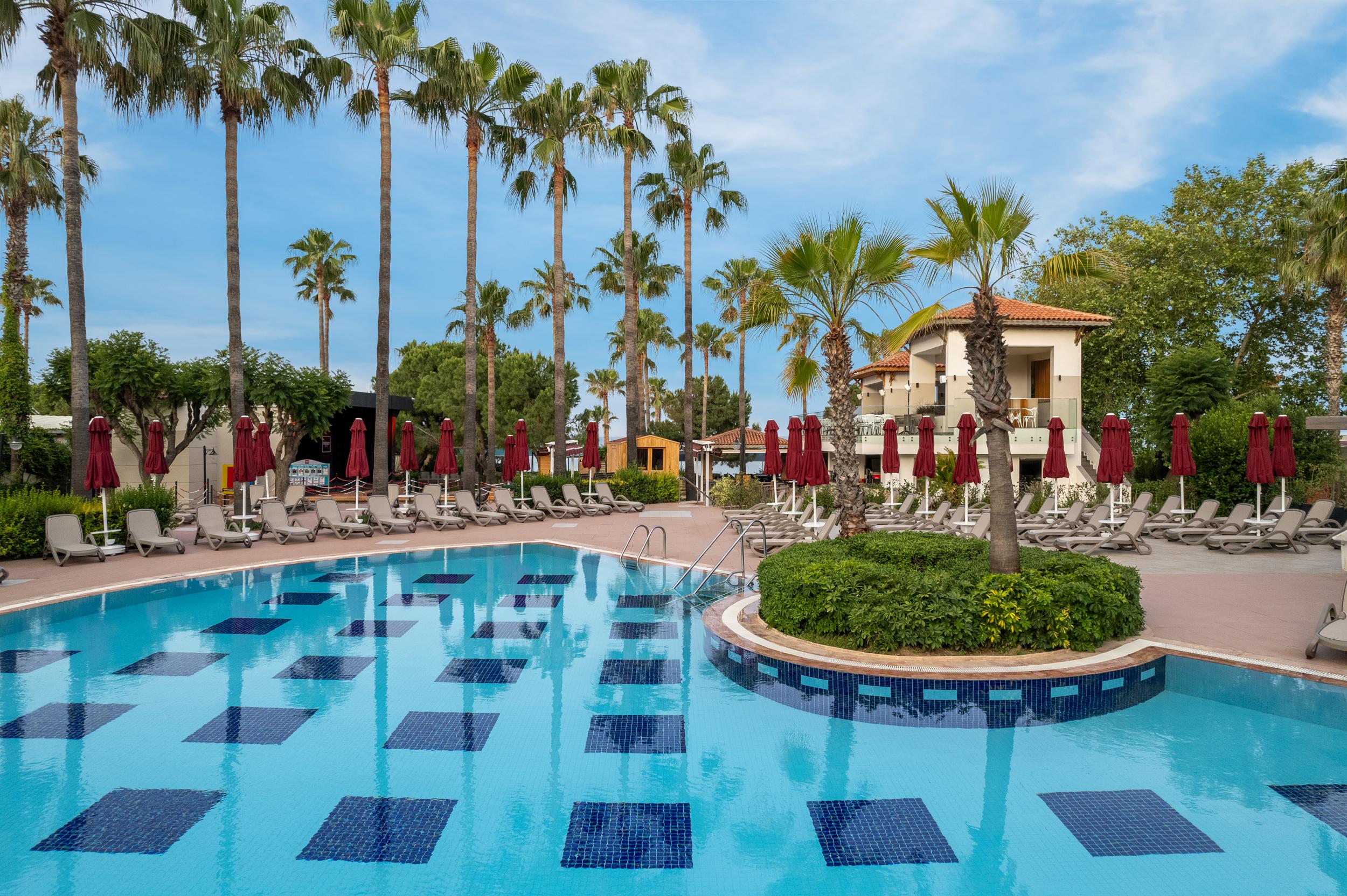 TRENDY PALM BEACH