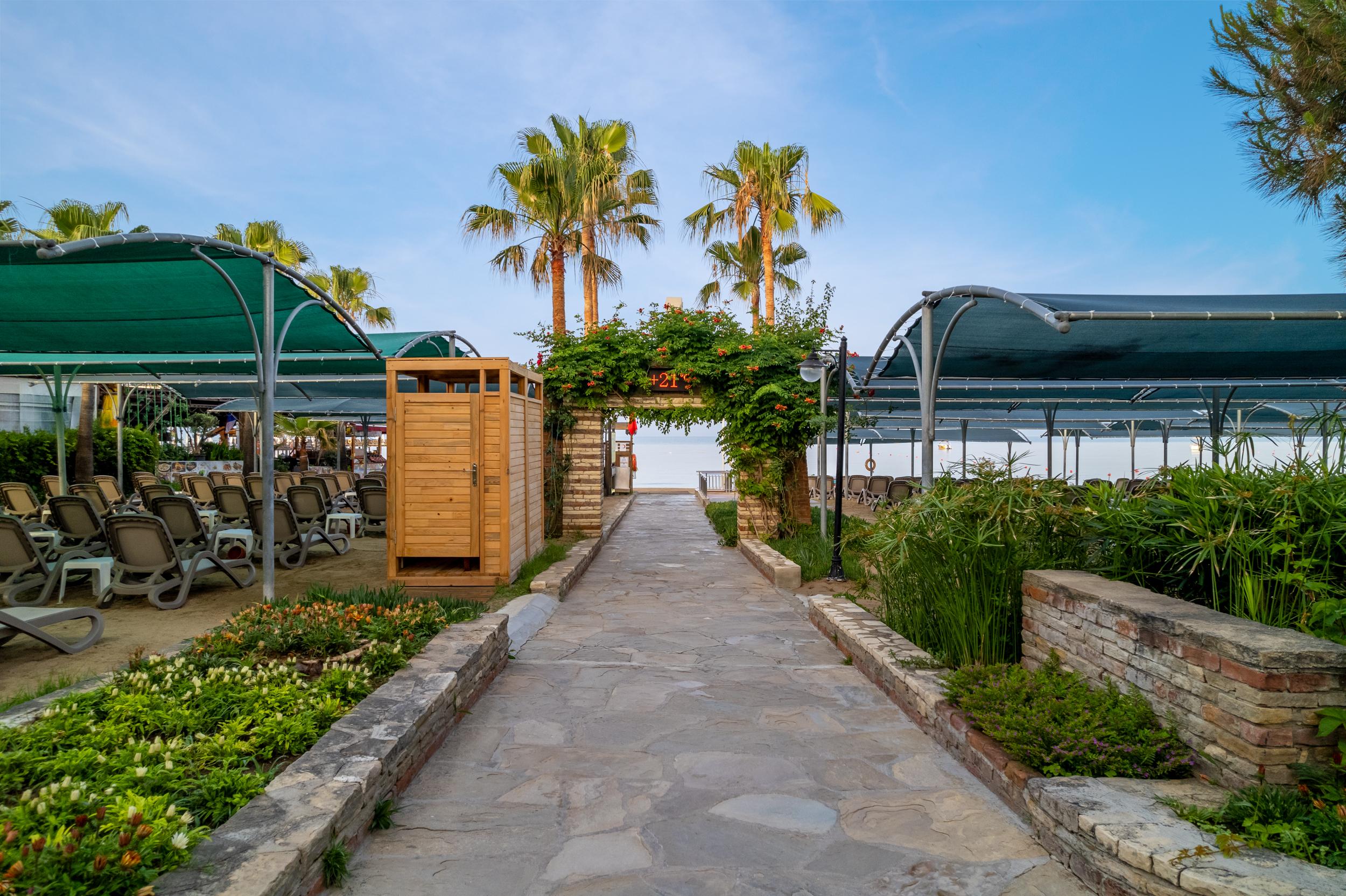 TRENDY PALM BEACH