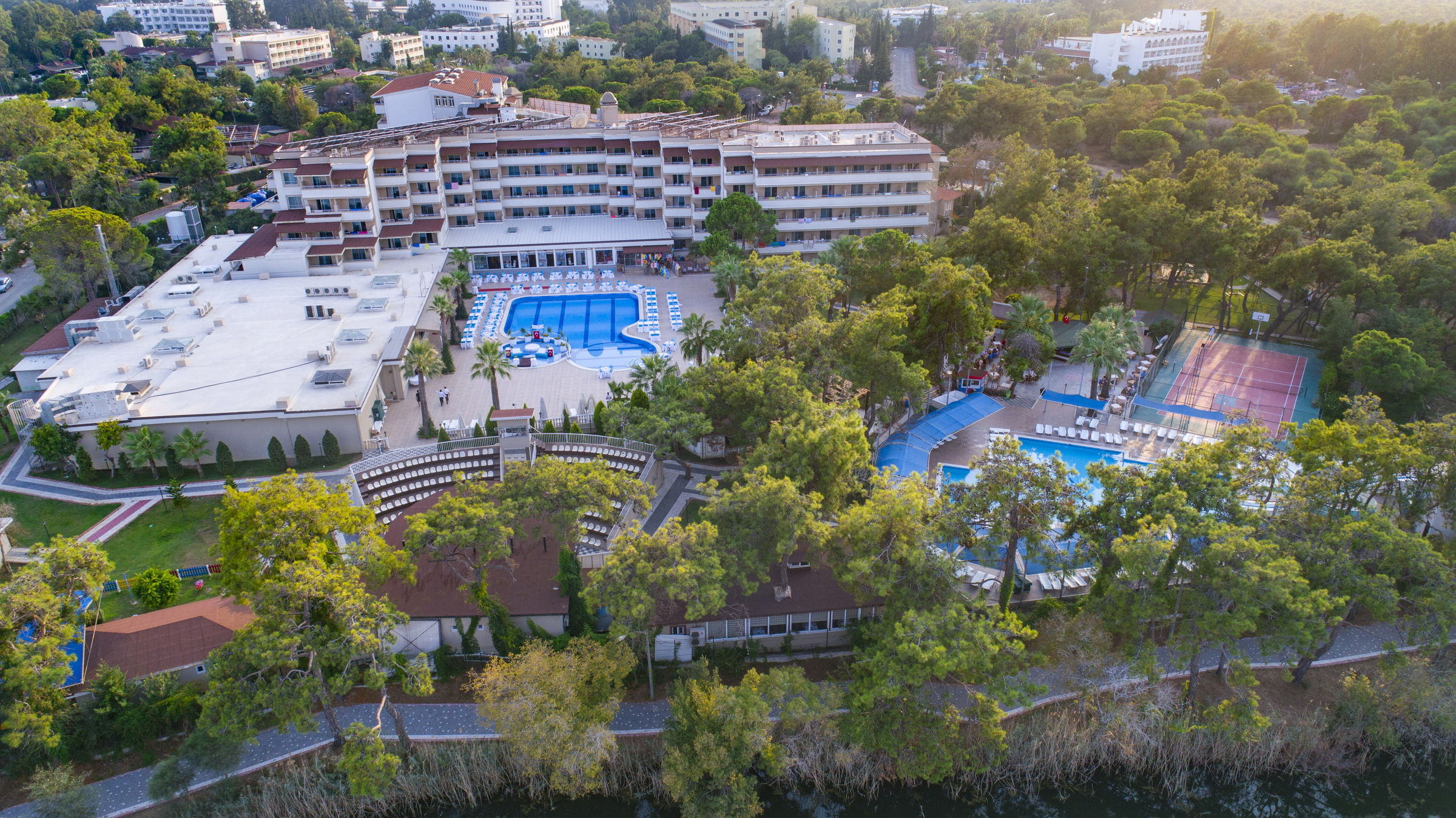 LINDA RESORT HOTEL