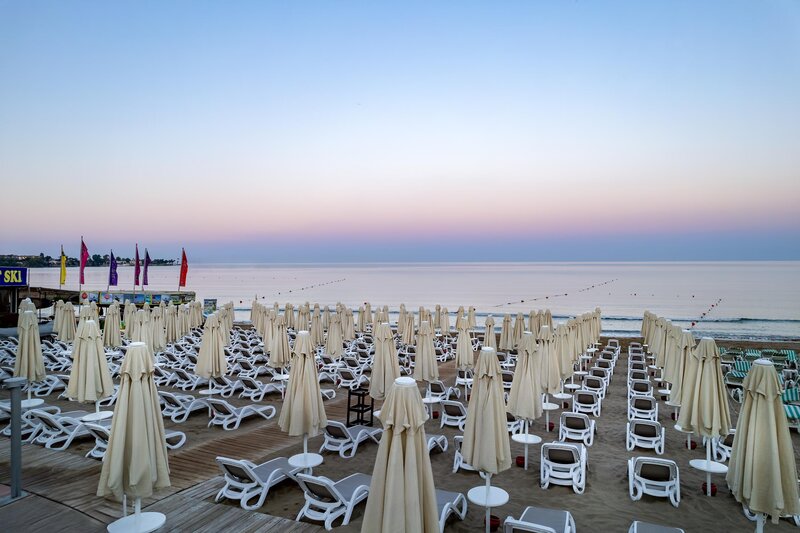 TRENDY SIDE BEACH ADULT ONLY 16+