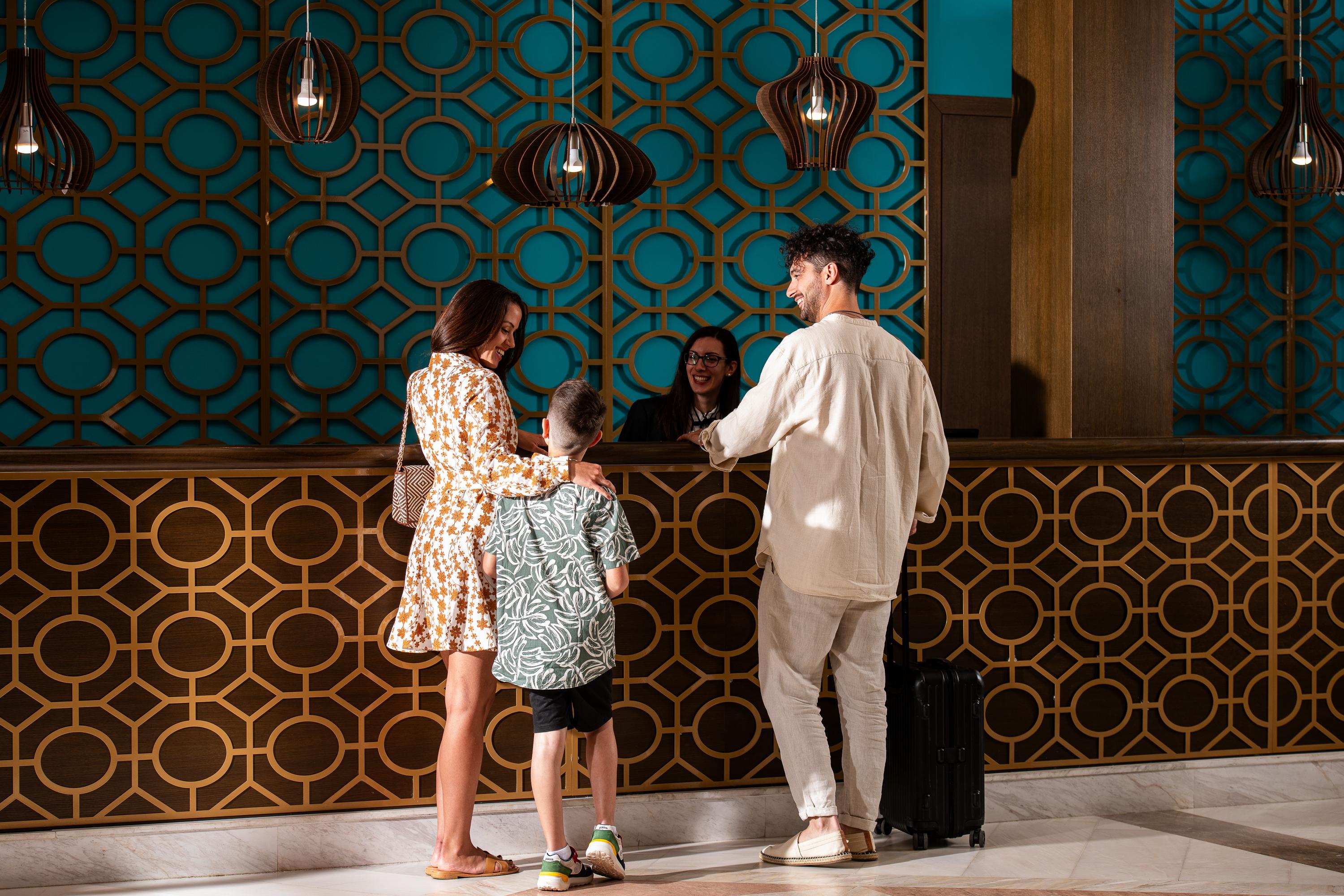 SIMANTRO BEACH HOTEL