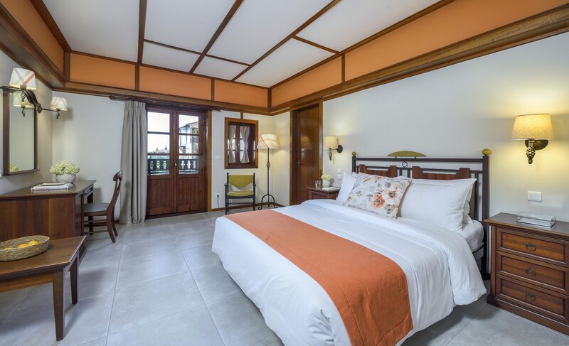 SIMANTRO BEACH HOTEL