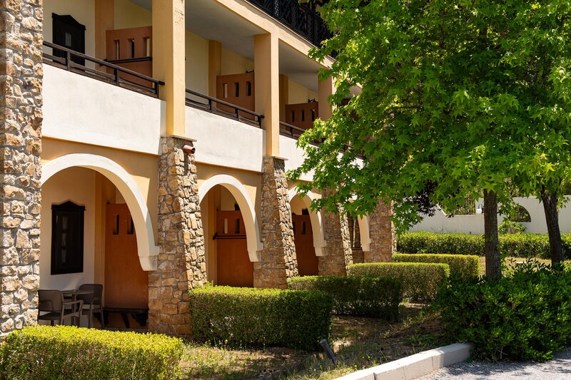 SIMANTRO BEACH HOTEL