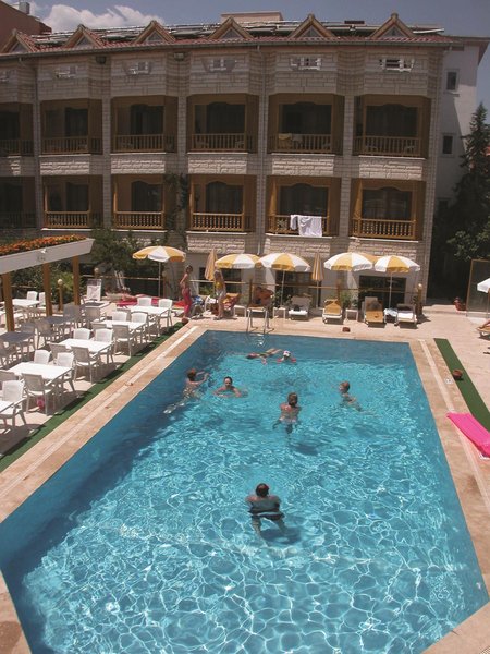 MR CRANE HOTEL