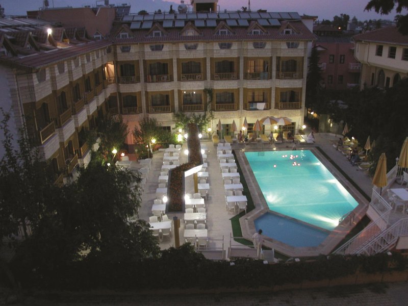 MR CRANE HOTEL
