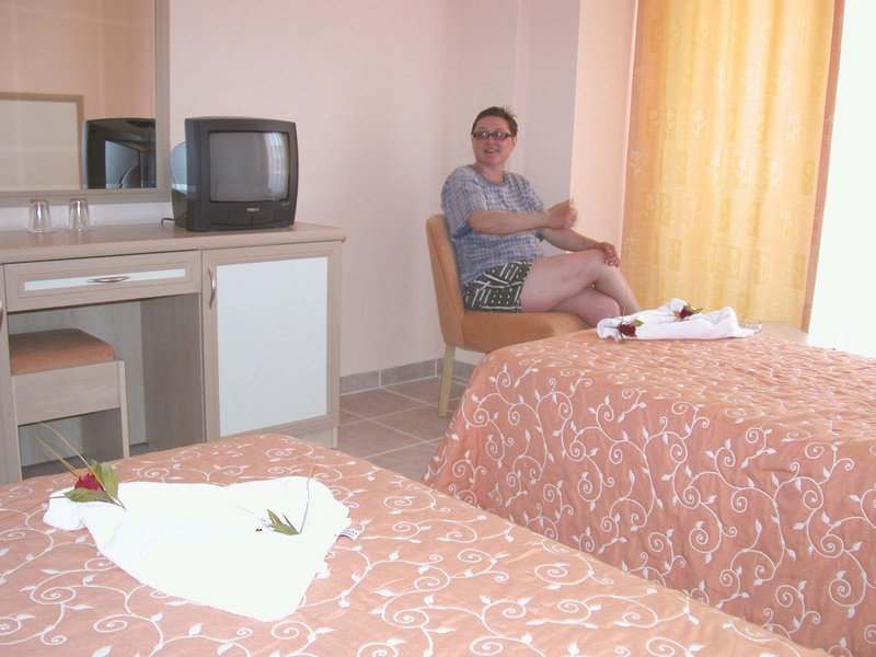 MR CRANE HOTEL