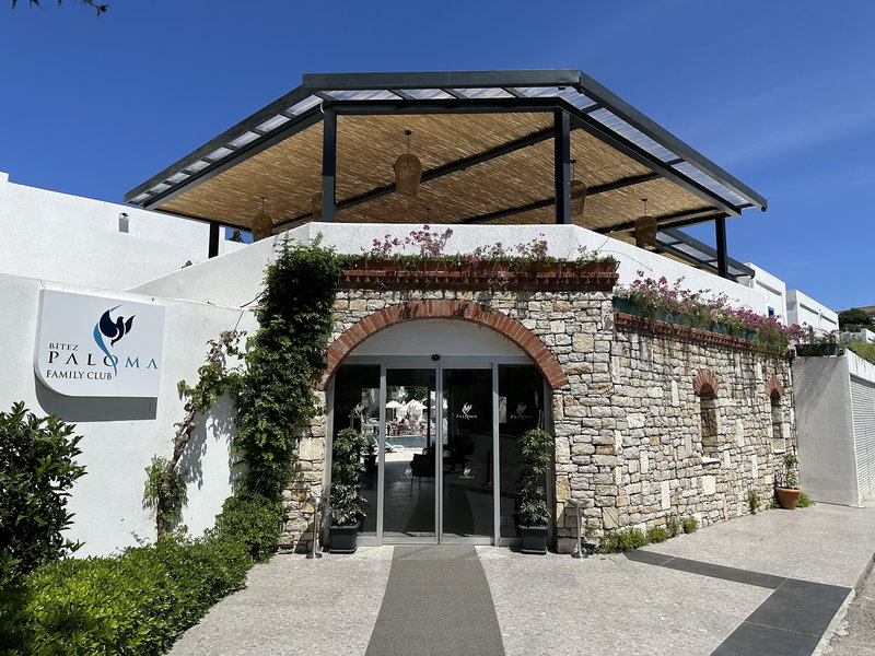 PALOMA FAMILY CLUB