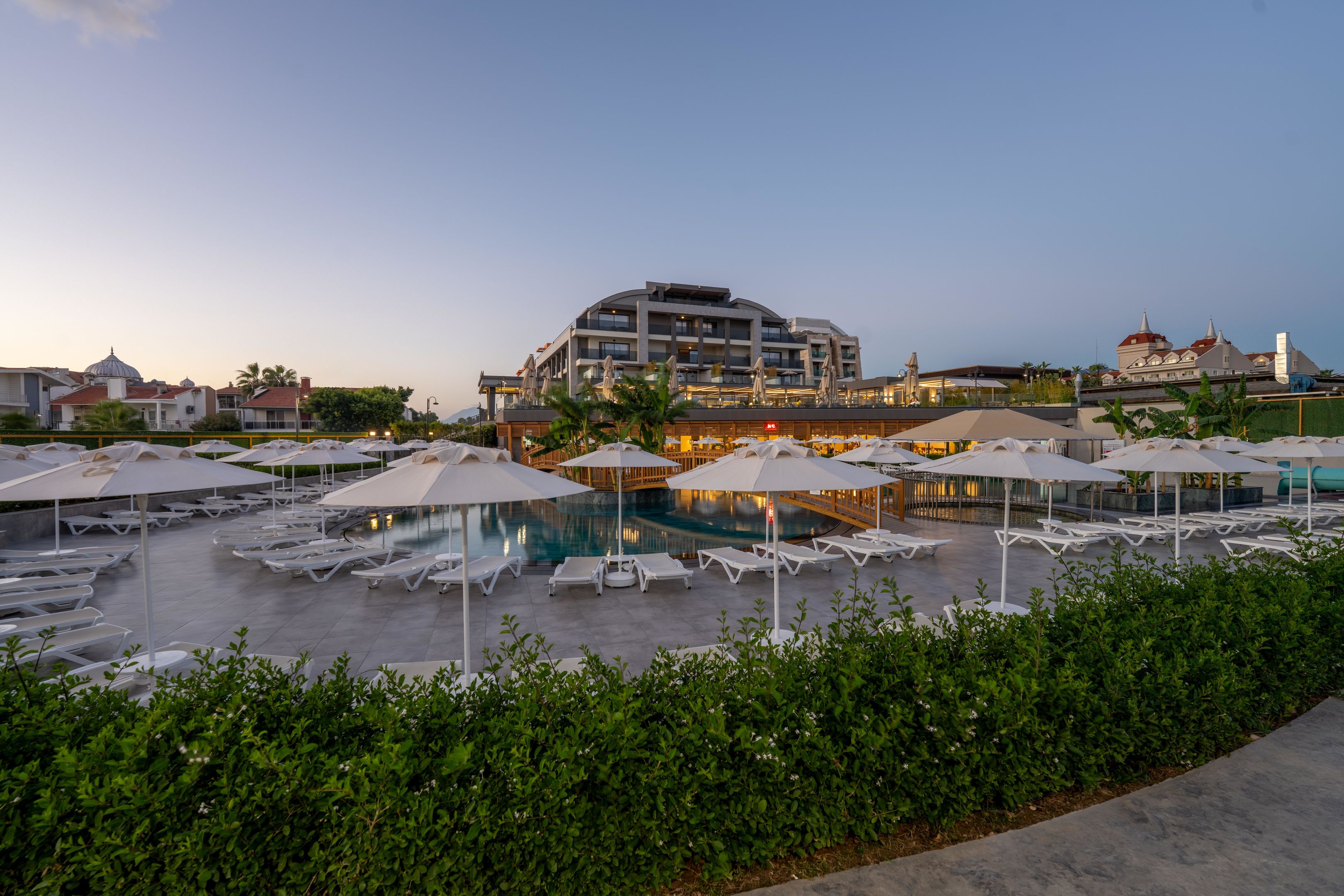 LUNA VISTA HOTEL