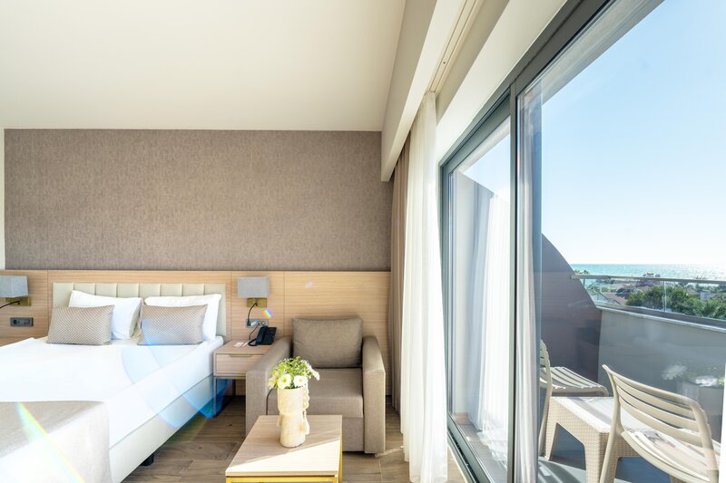 LUNA VISTA HOTEL