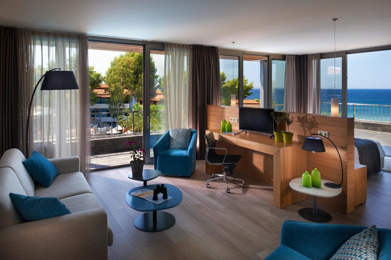 BLUE DOLPHIN HOTEL