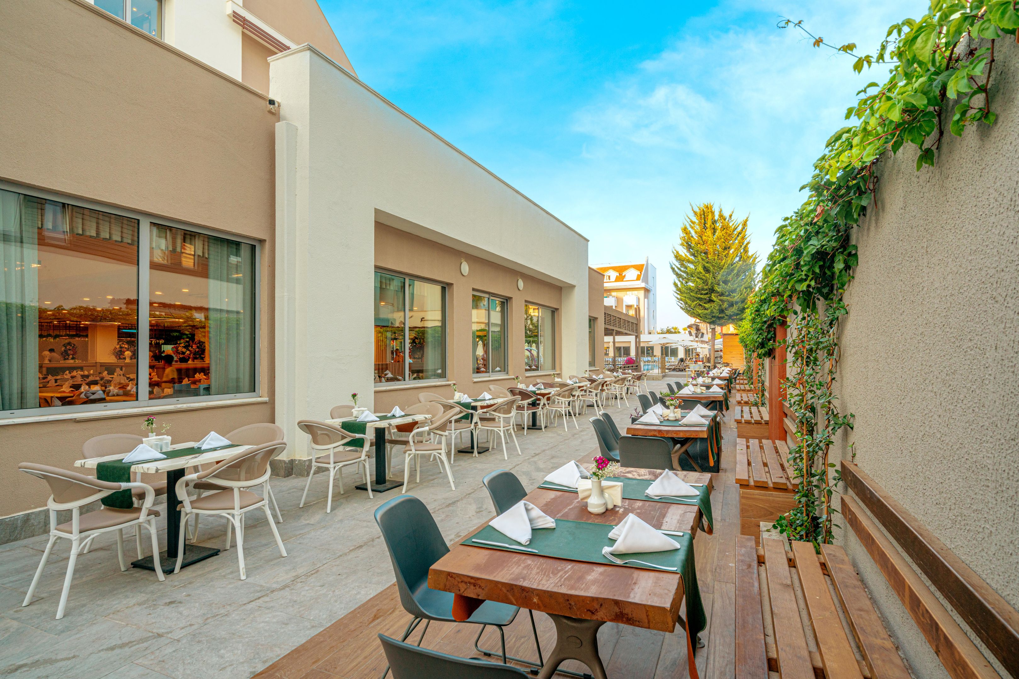 SIDE STORY RESORT AND SPA HOTEL