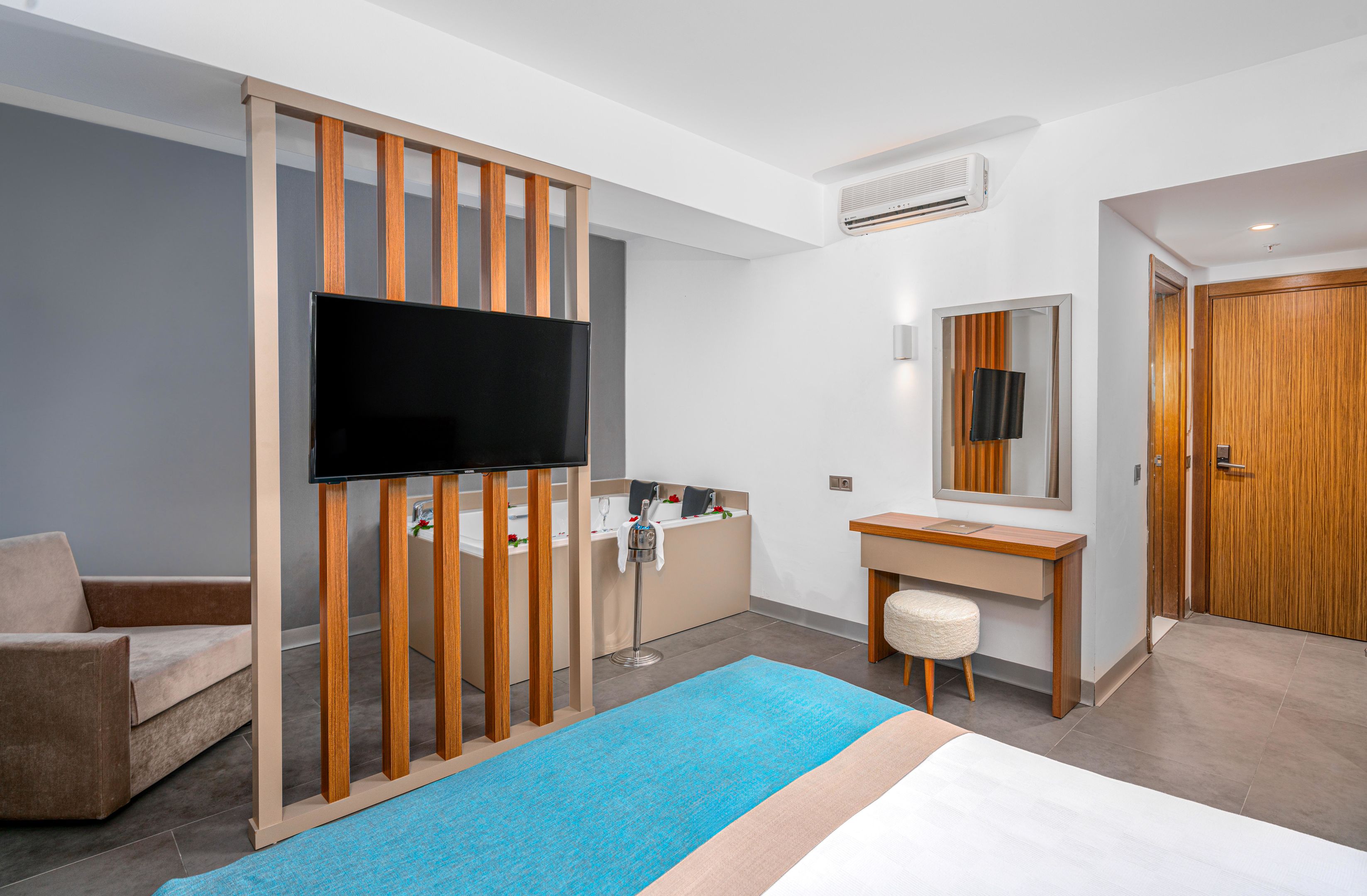 SIDE STORY RESORT AND SPA HOTEL