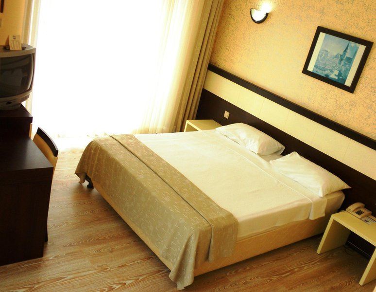 CAMYUVA BEACH HOTEL