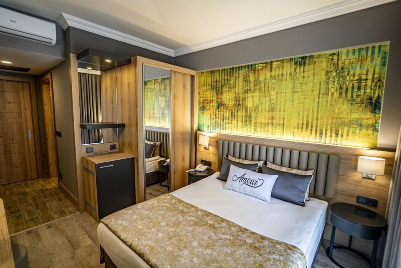 SIDE AMOUR HOTEL