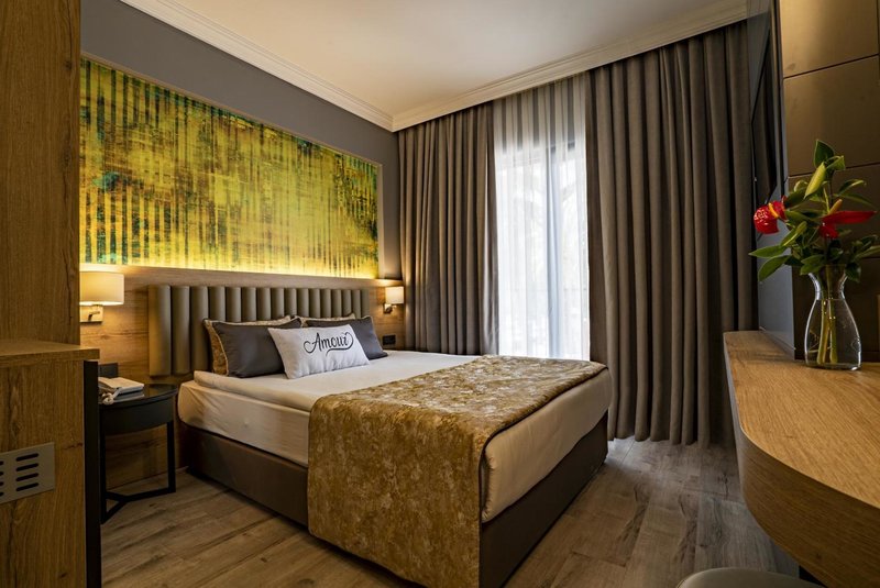 SIDE AMOUR HOTEL