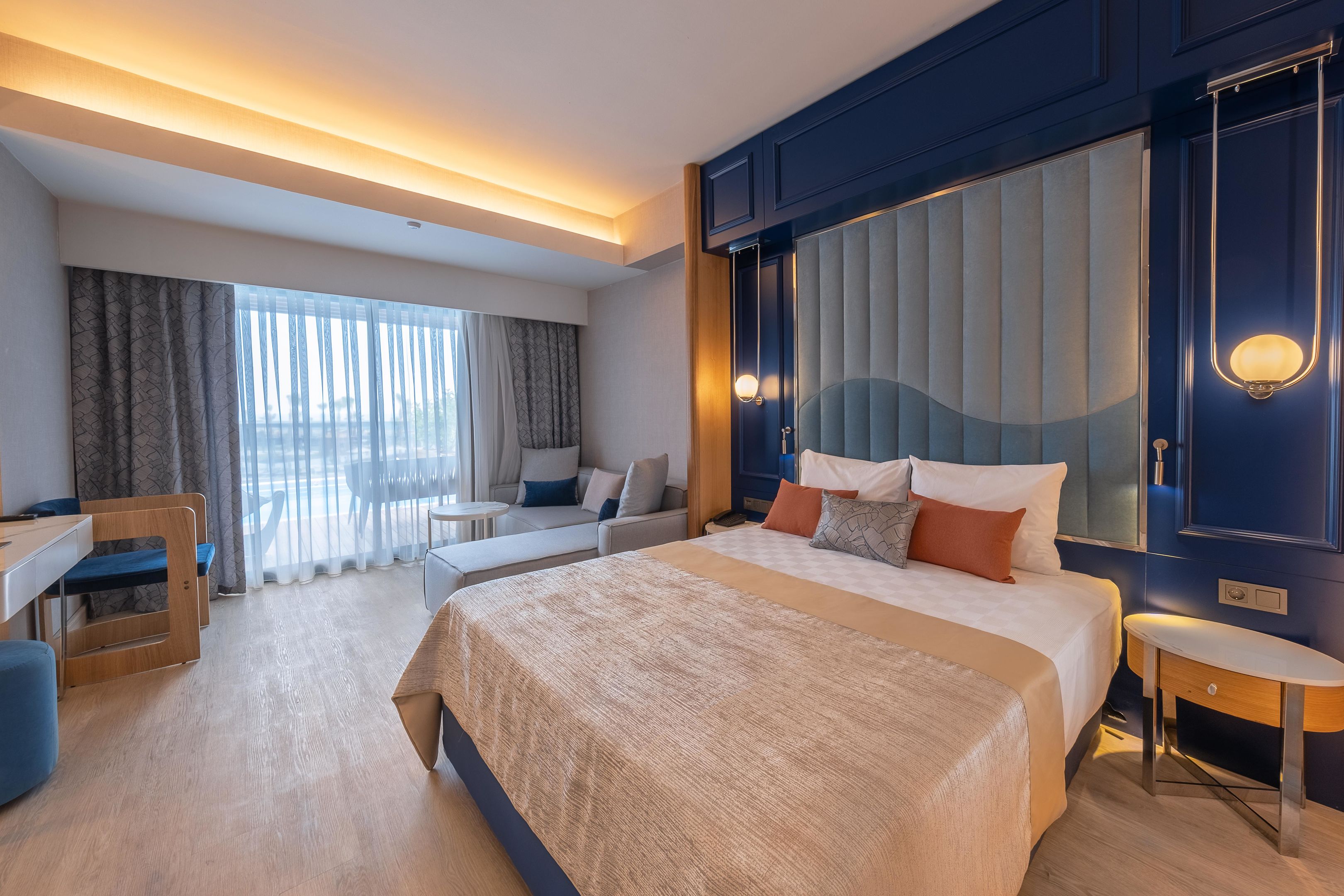 LAGO HOTEL