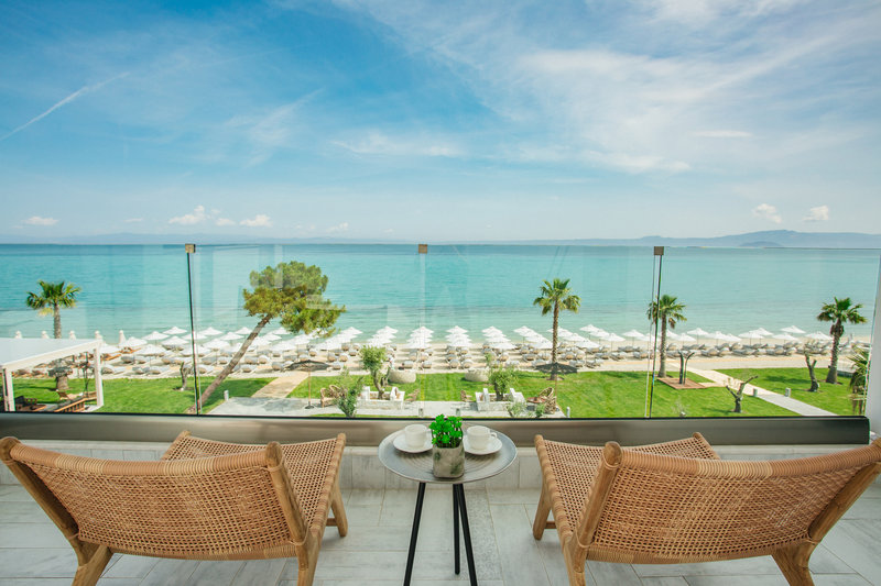 BLUE CARPET LUXURY SUITES
