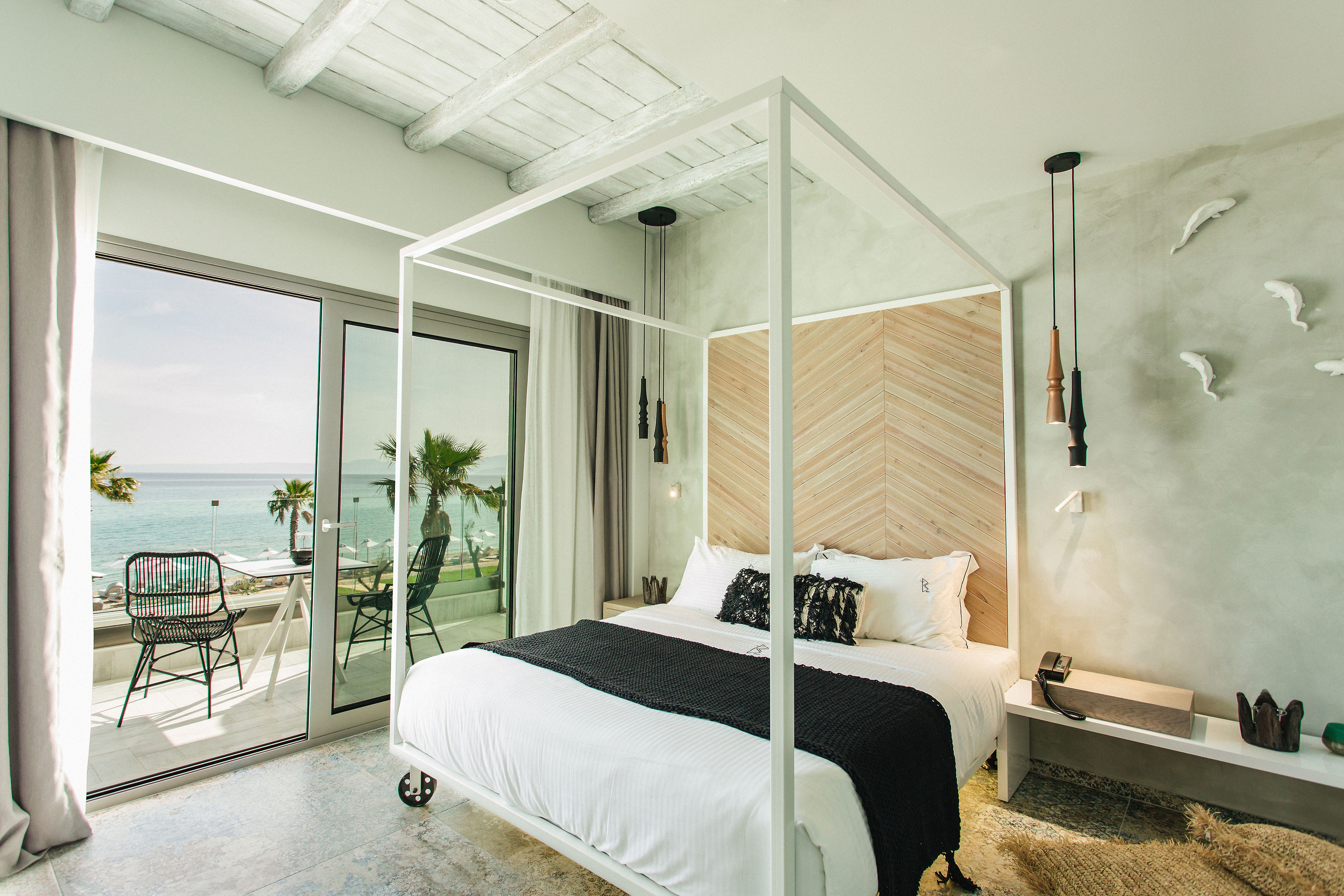 BLUE CARPET LUXURY SUITES