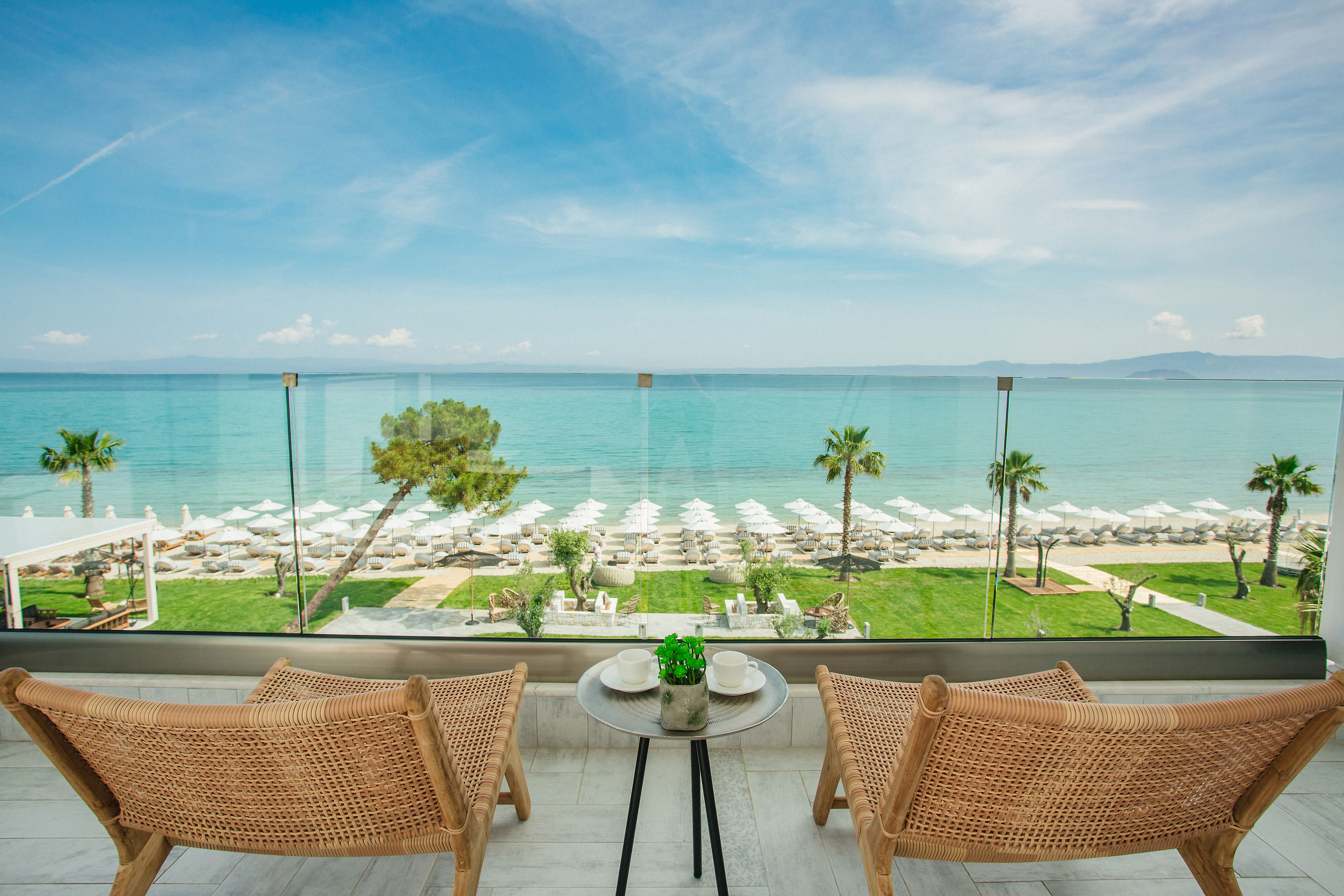 BLUE CARPET LUXURY SUITES