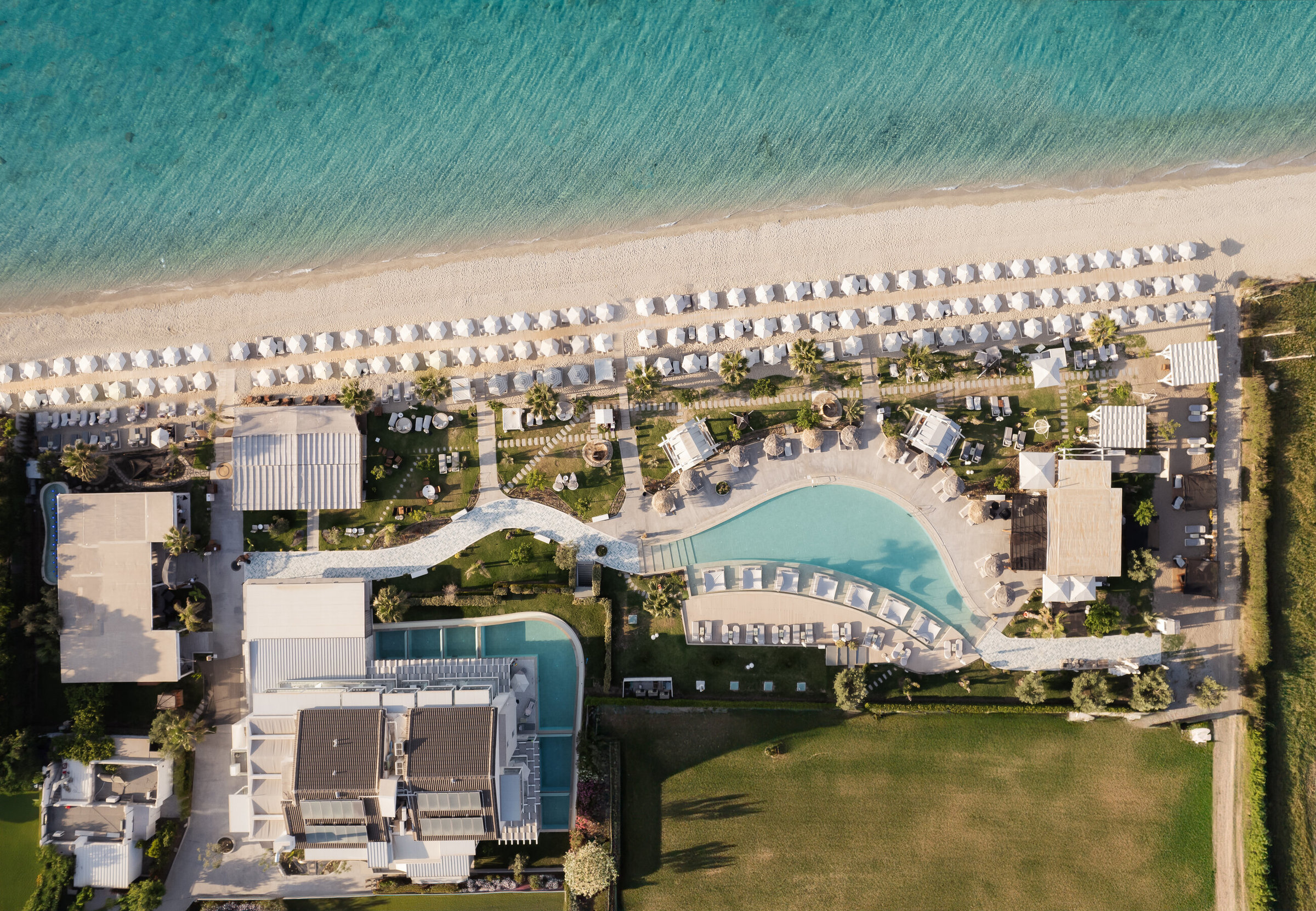 BLUE CARPET LUXURY SUITES