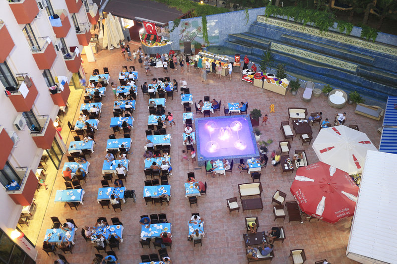 CLUB AQUA PLAZA