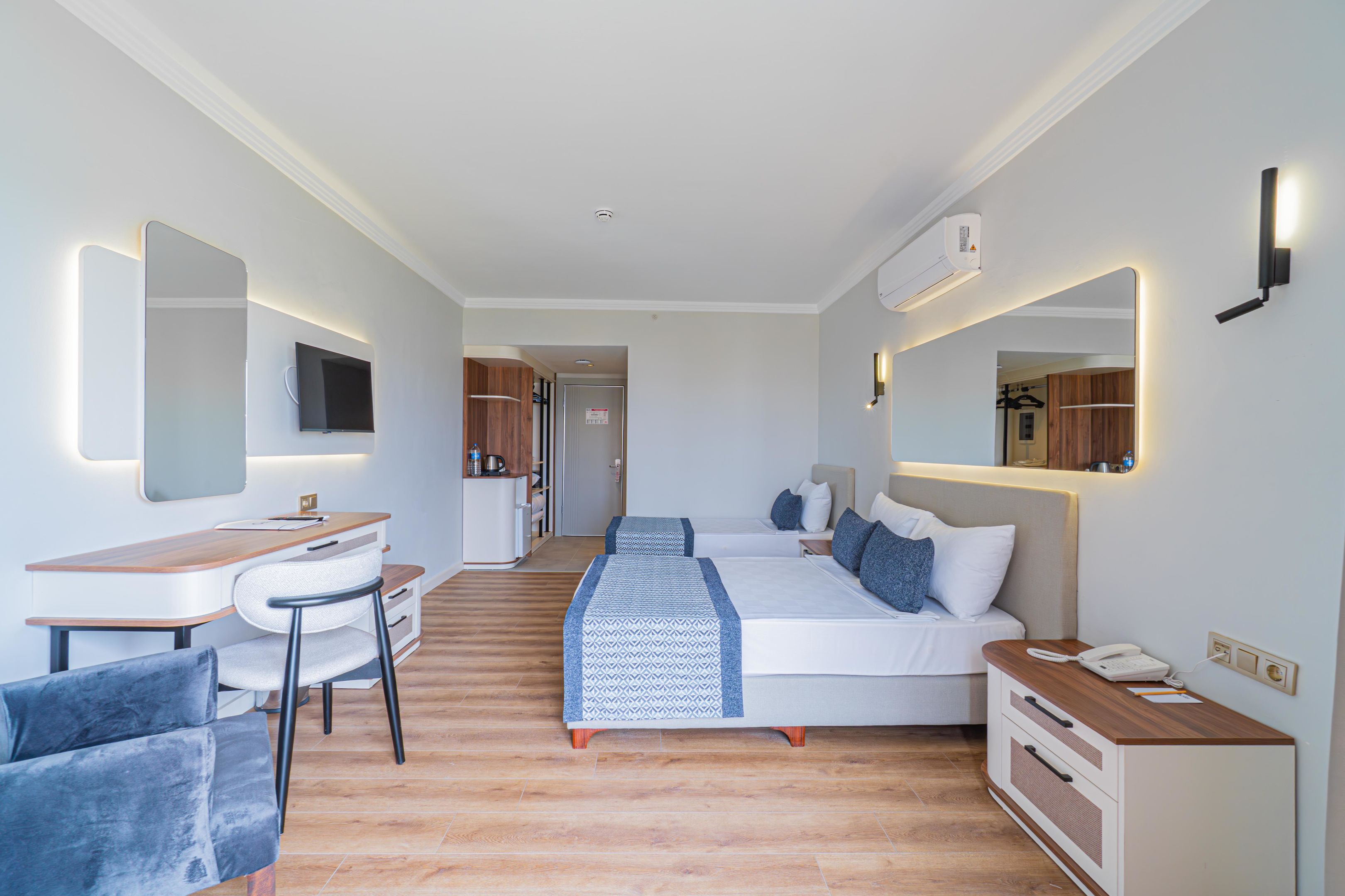 Q ELLA BEACH HOTEL