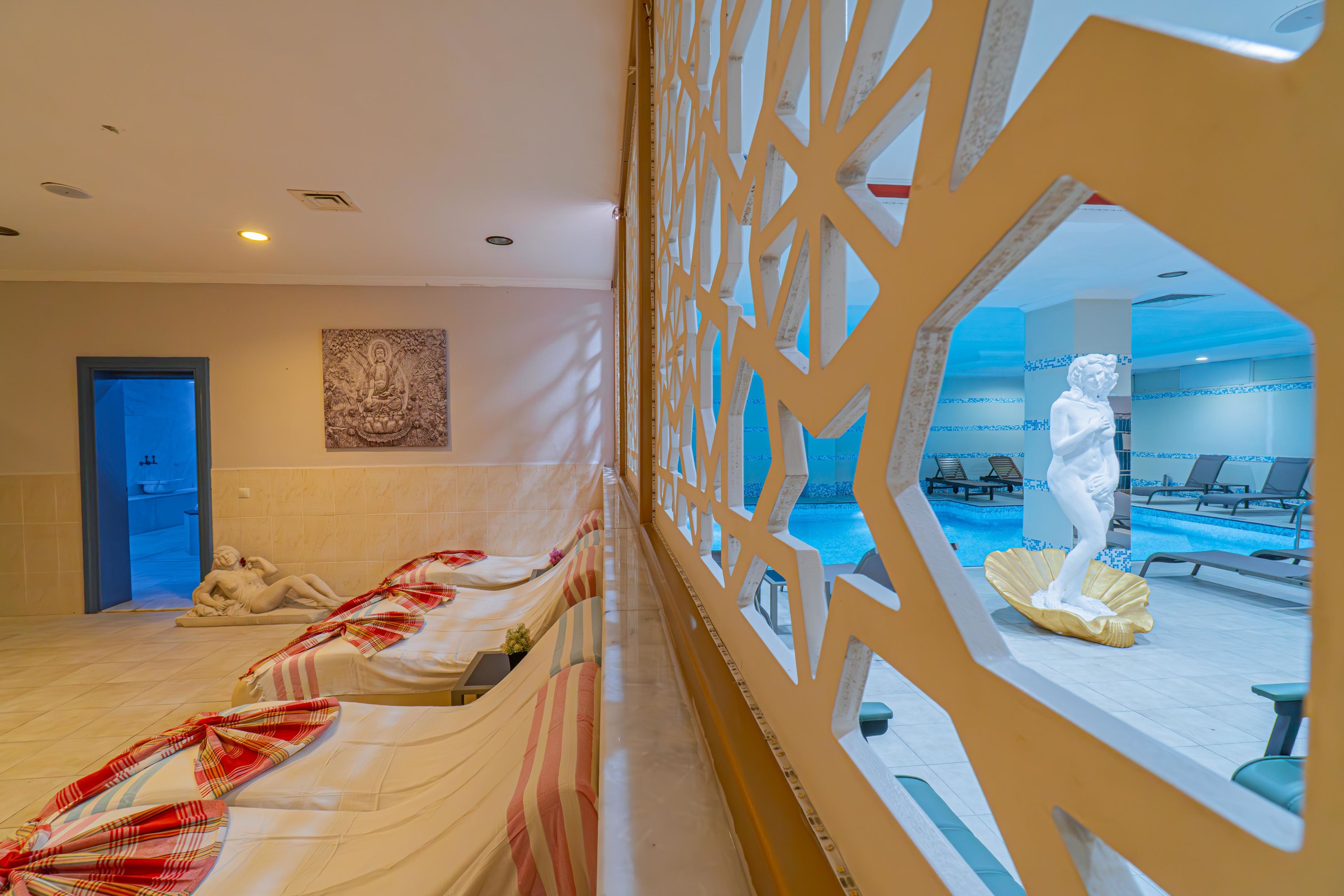 Q ELLA BEACH HOTEL