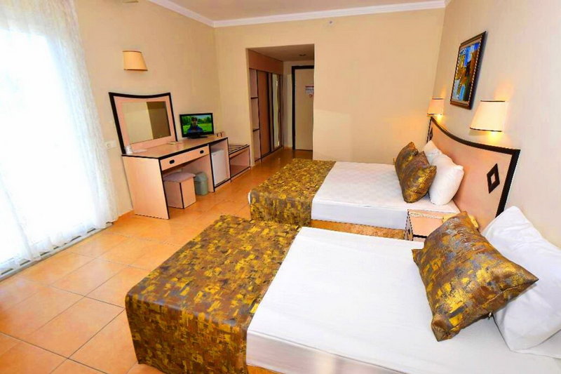 Q ELLA BEACH HOTEL