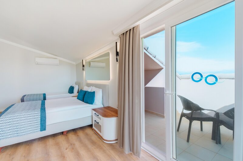 Q ELLA BEACH HOTEL