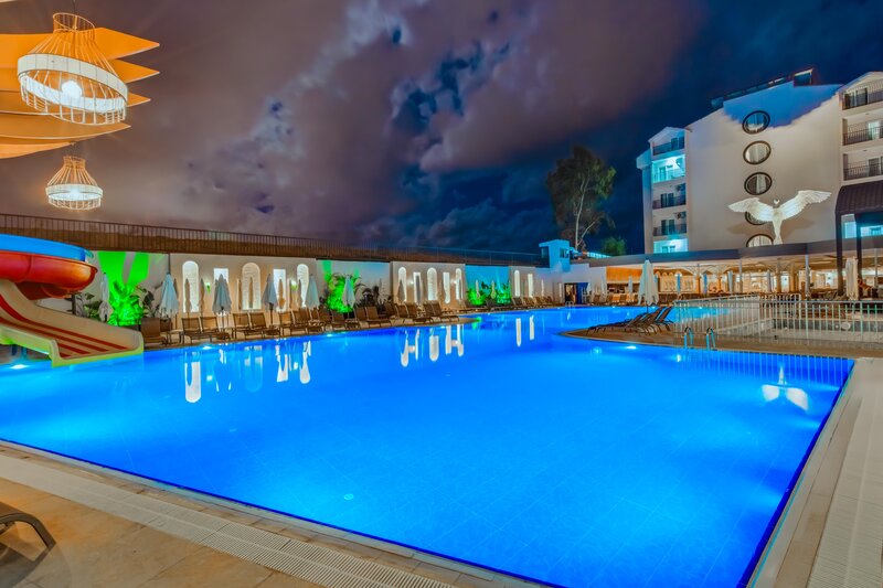 Q ELLA BEACH HOTEL