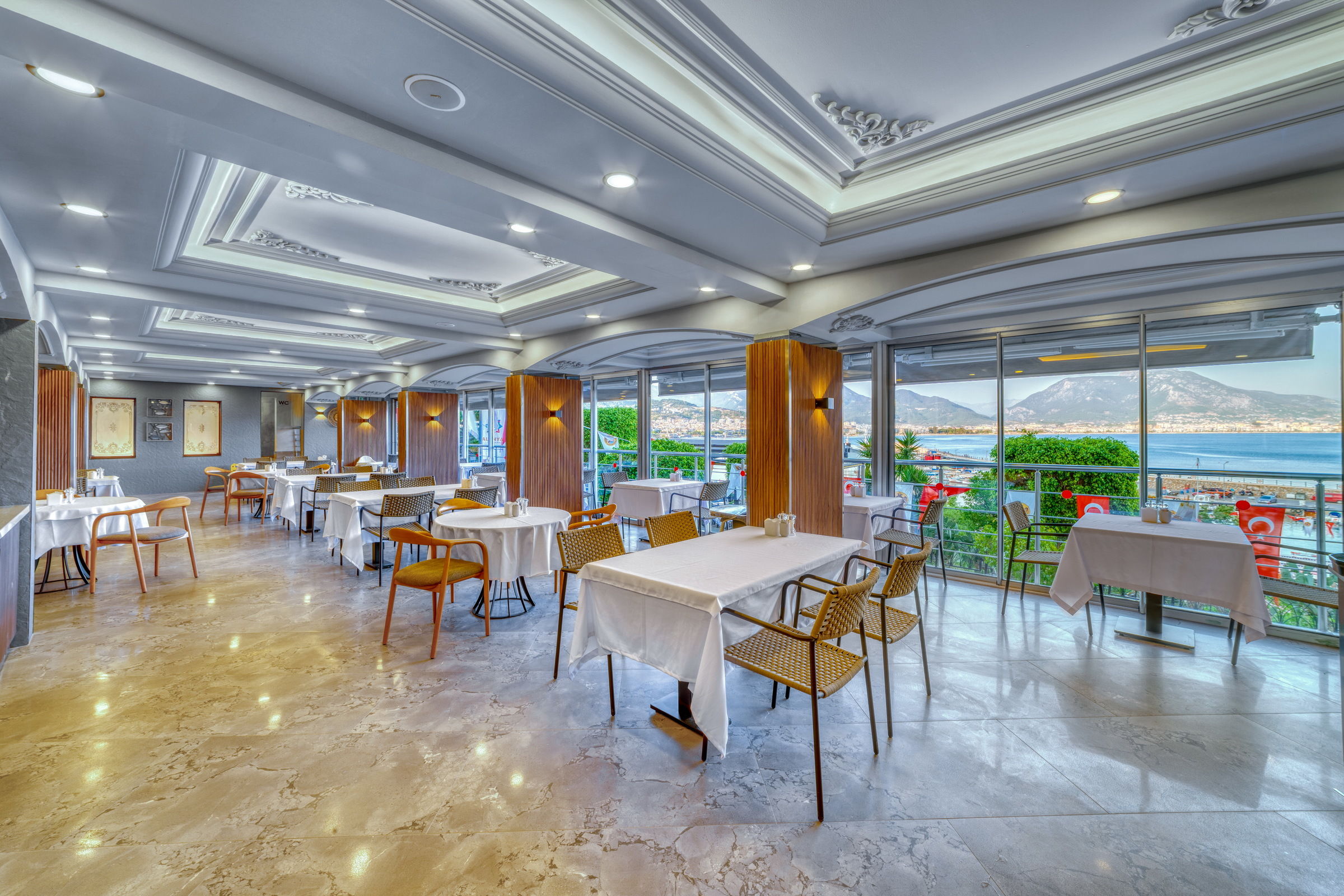 NUMA PORT HOTEL