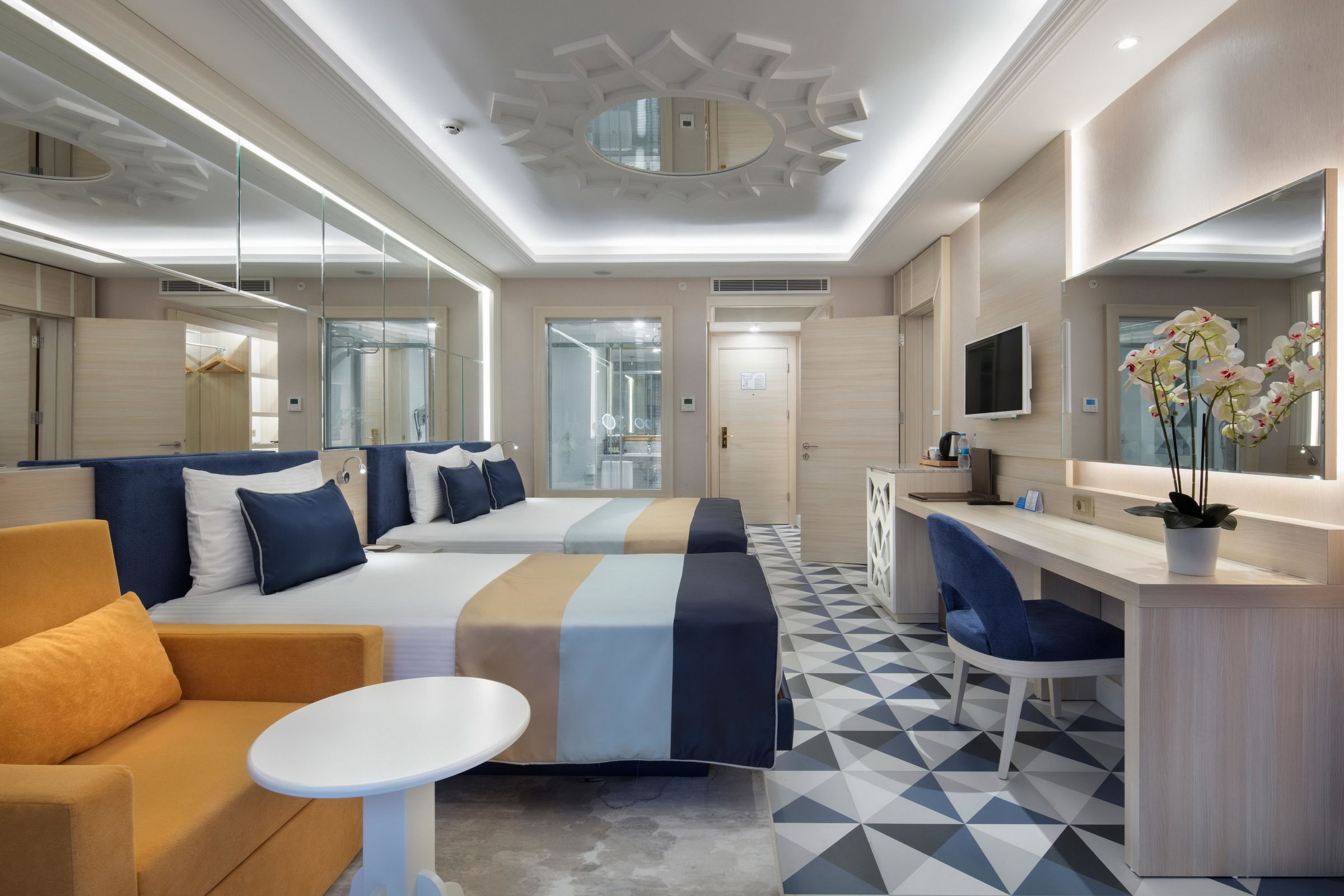 GRANADA LUXURY BEACH