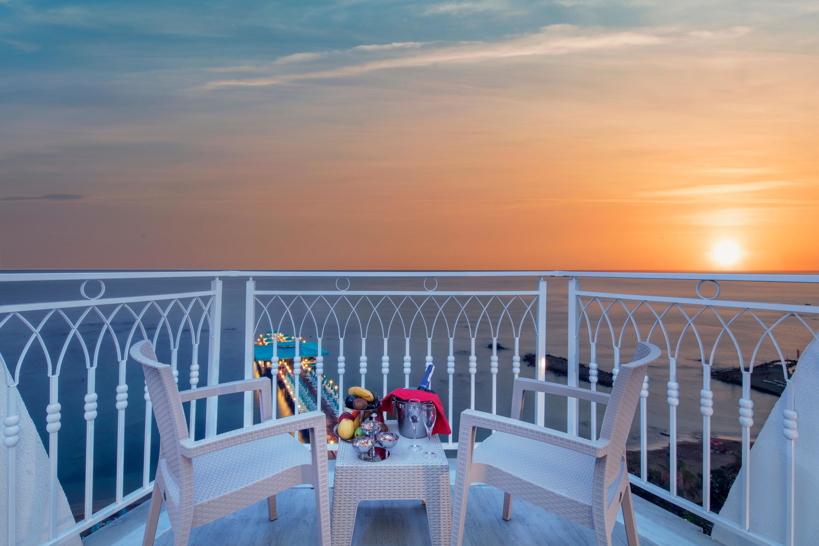 GRANADA LUXURY BEACH