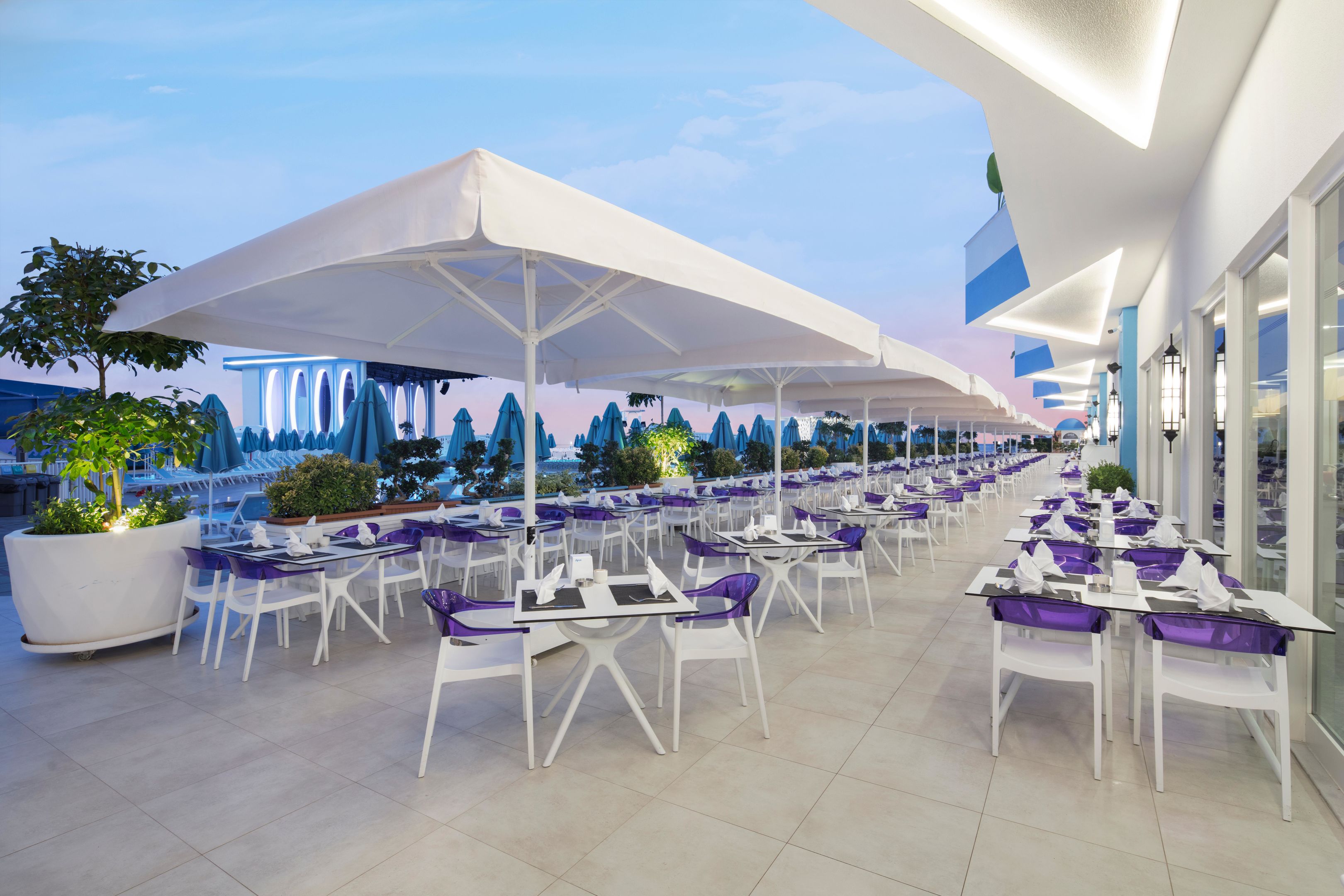 GRANADA LUXURY BEACH