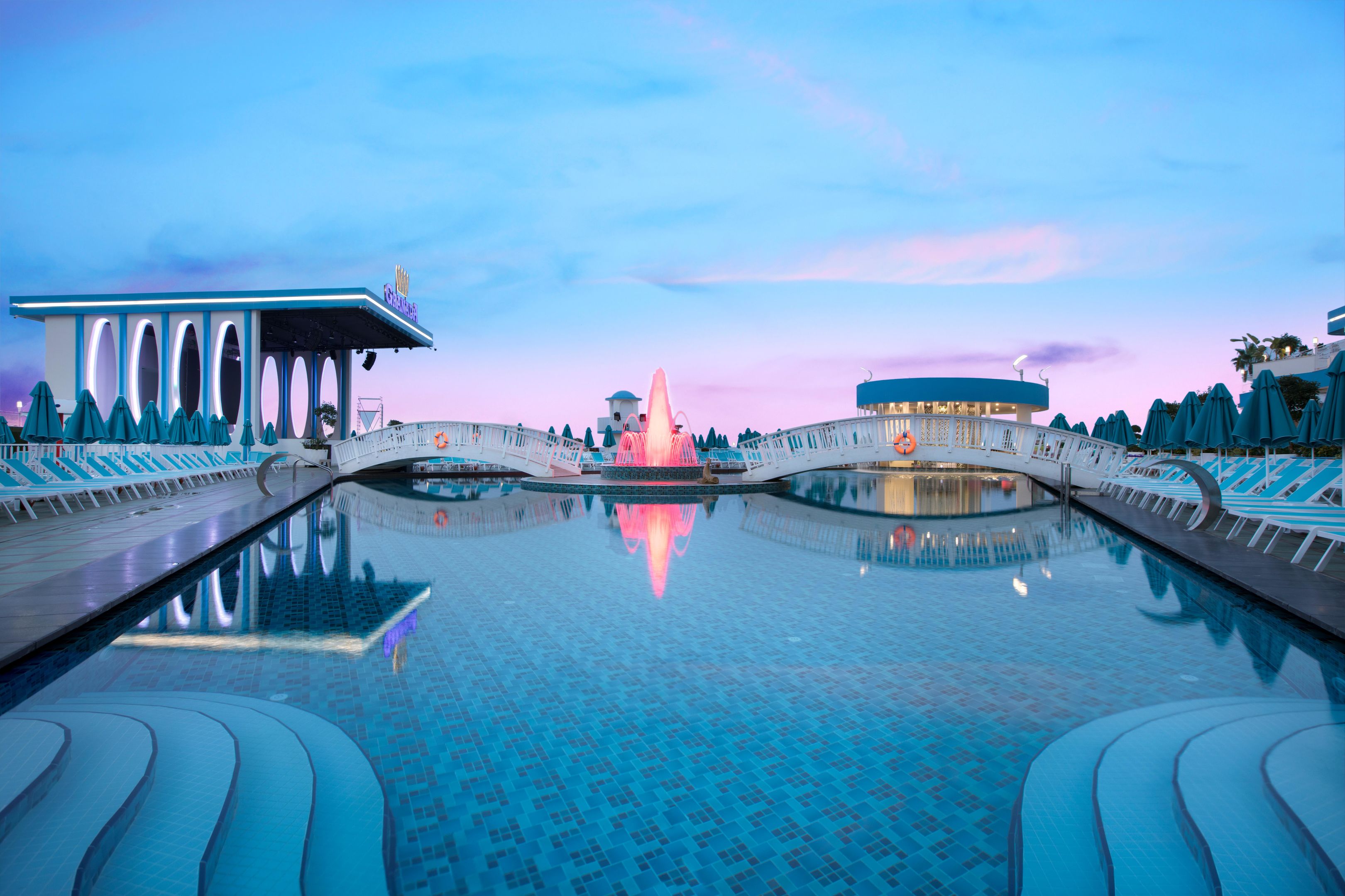 GRANADA LUXURY BEACH