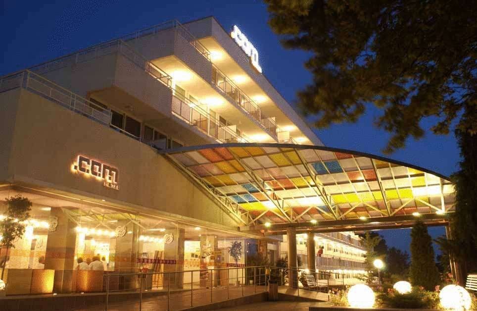 COM HOTEL