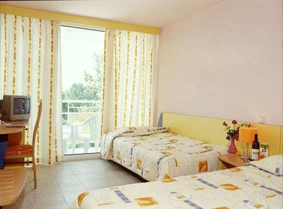 COM HOTEL