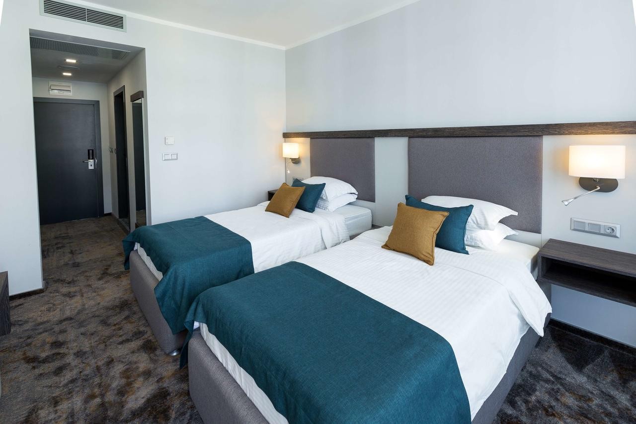BEST WESTERN PLUS PREMIUM INN HOTEL