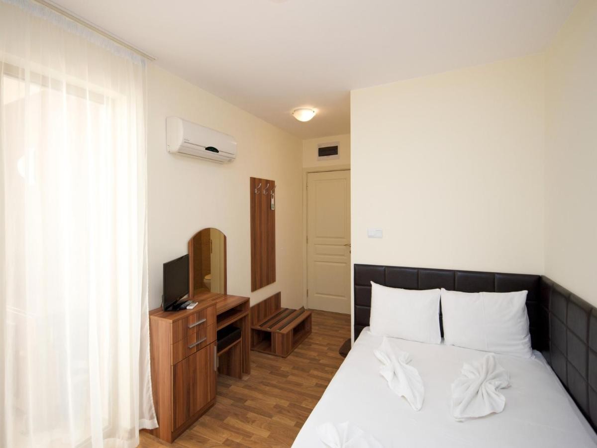 RUMBA BEACH GOLDEN INA HOTEL