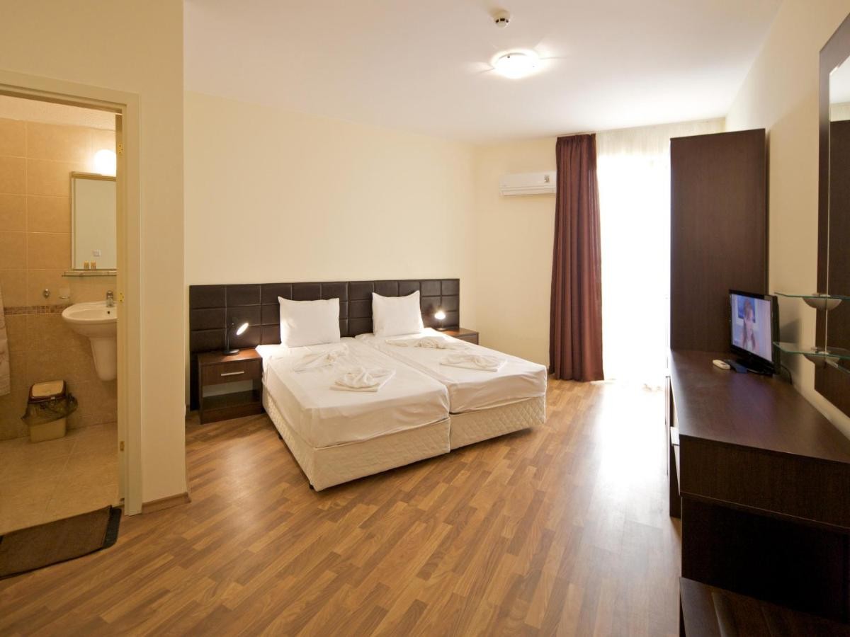 RUMBA BEACH GOLDEN INA HOTEL