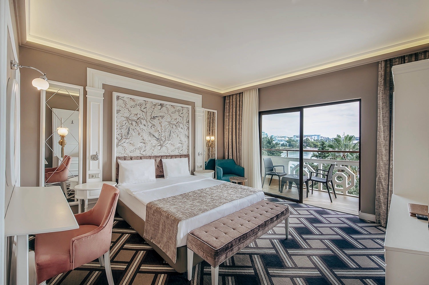 UTOPIA RESORT-RESIDENCE