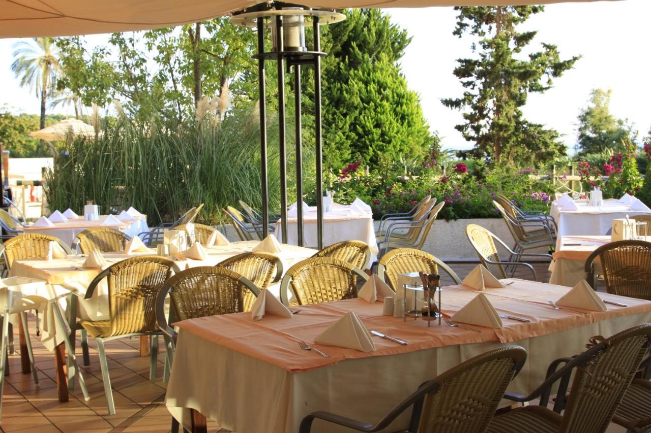AQI HOTELS PEGASOS RESORT
