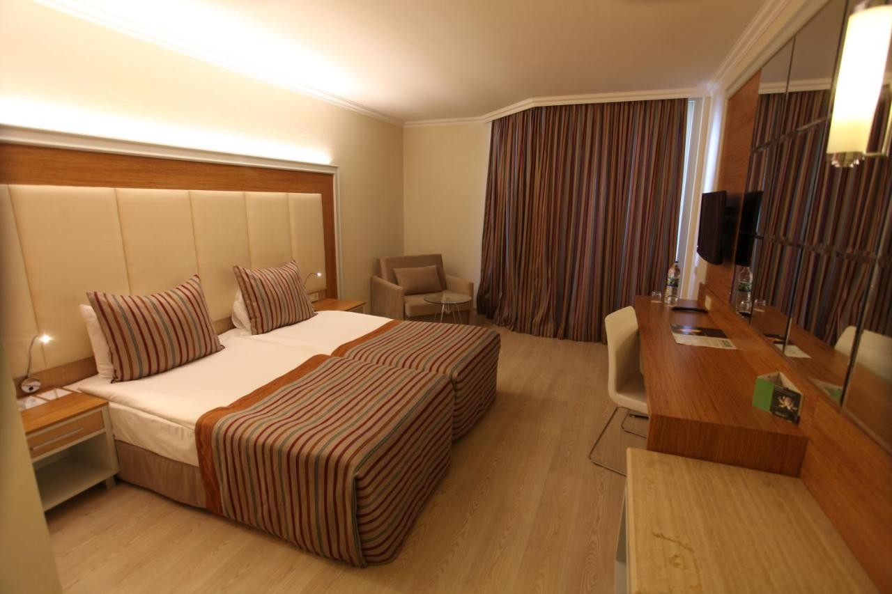 AQI HOTELS PEGASOS RESORT