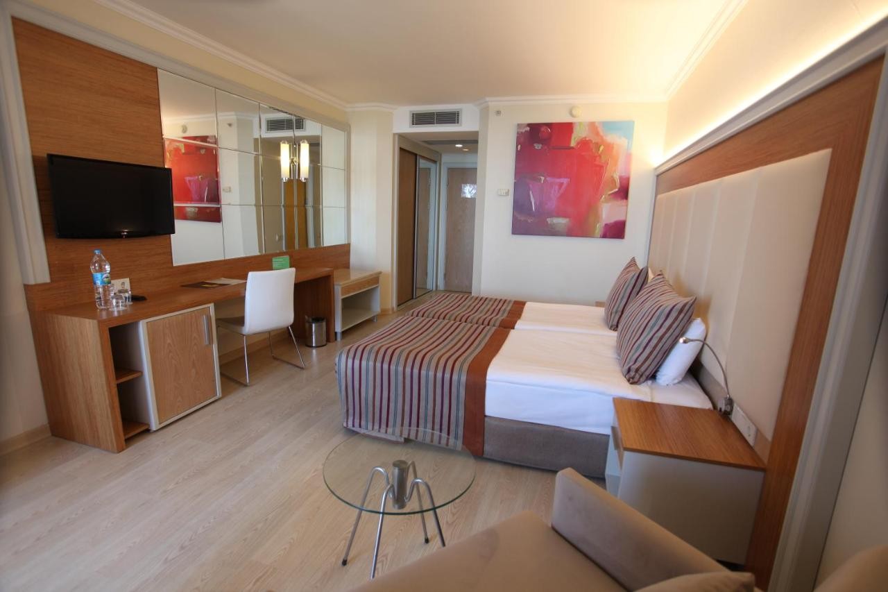 AQI HOTELS PEGASOS RESORT