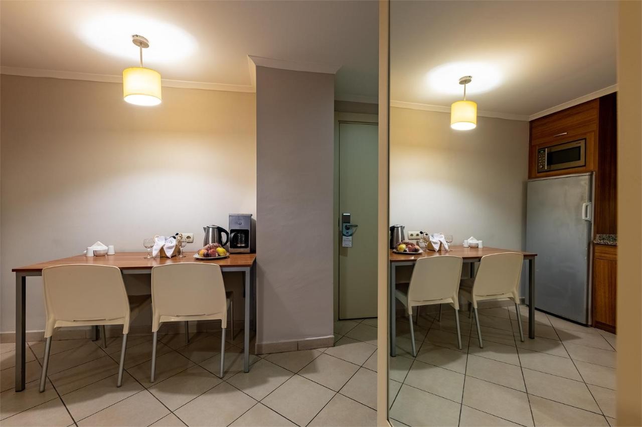 VIKING EXPRESS HOTEL (ex. Viking Suite Hotel)