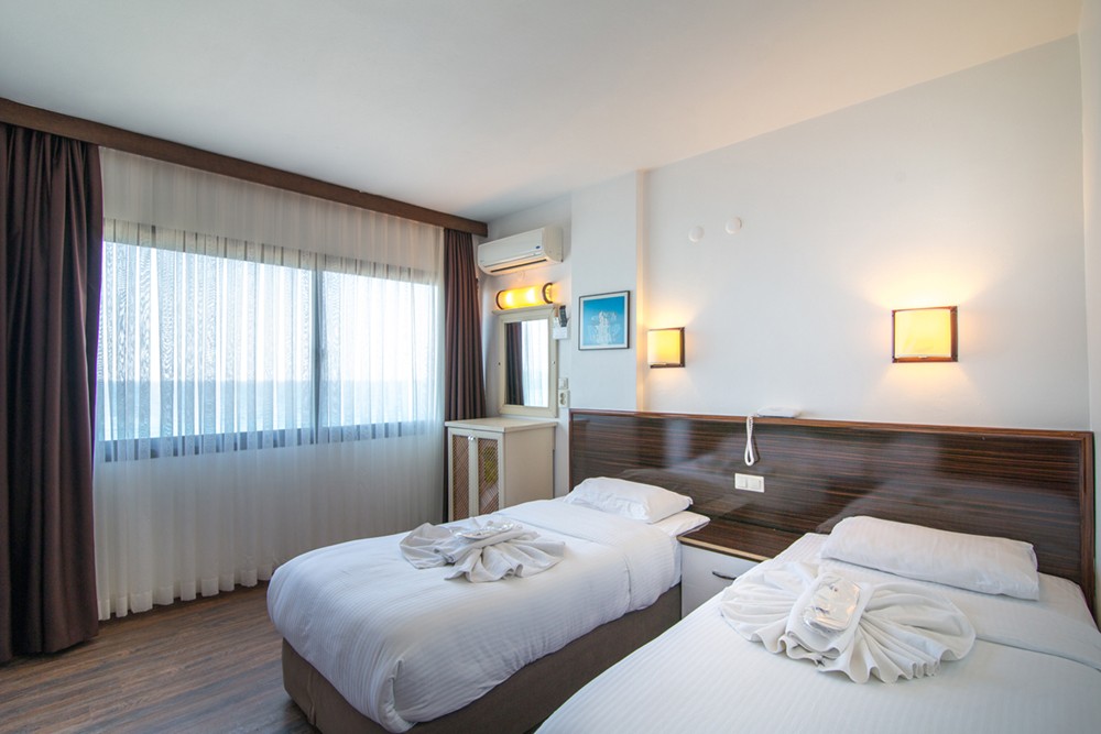 SUNDAY BEACH HOTEL