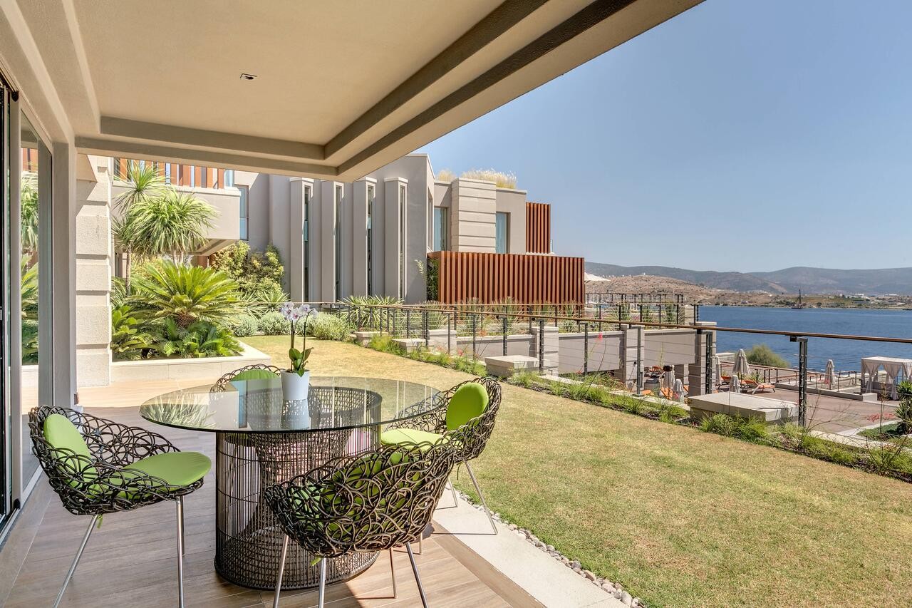 CARESSE A LUXURY COLLECTION RESORT-SPA